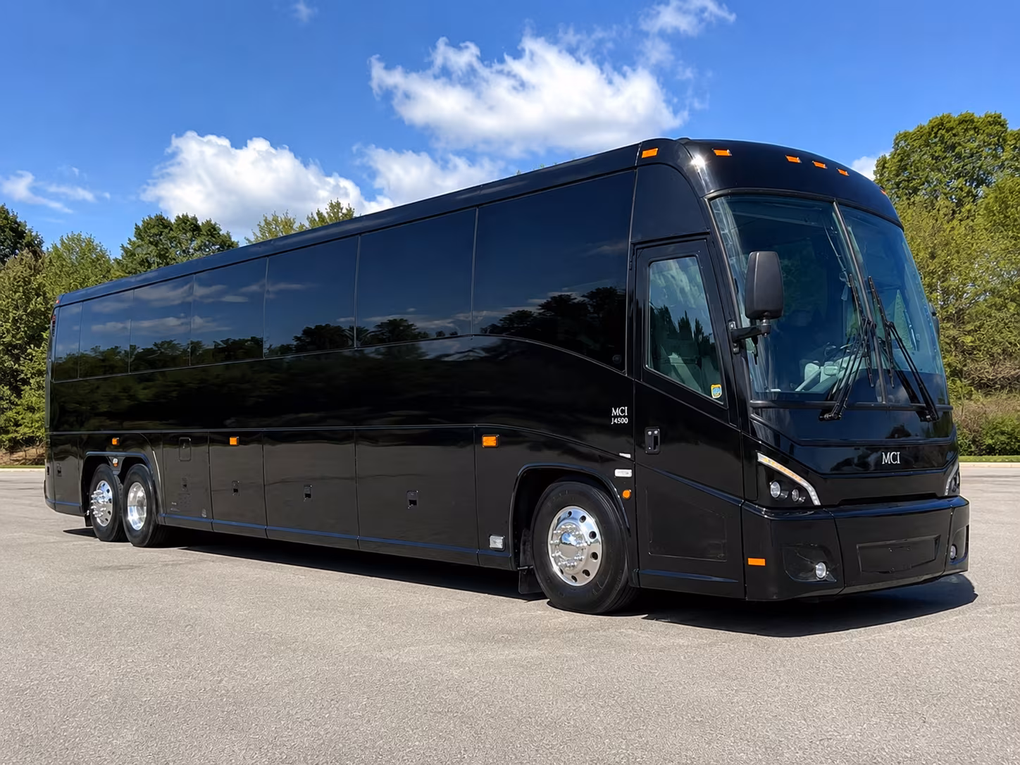 airport shuttle buses from dtw for wedding guests flying in