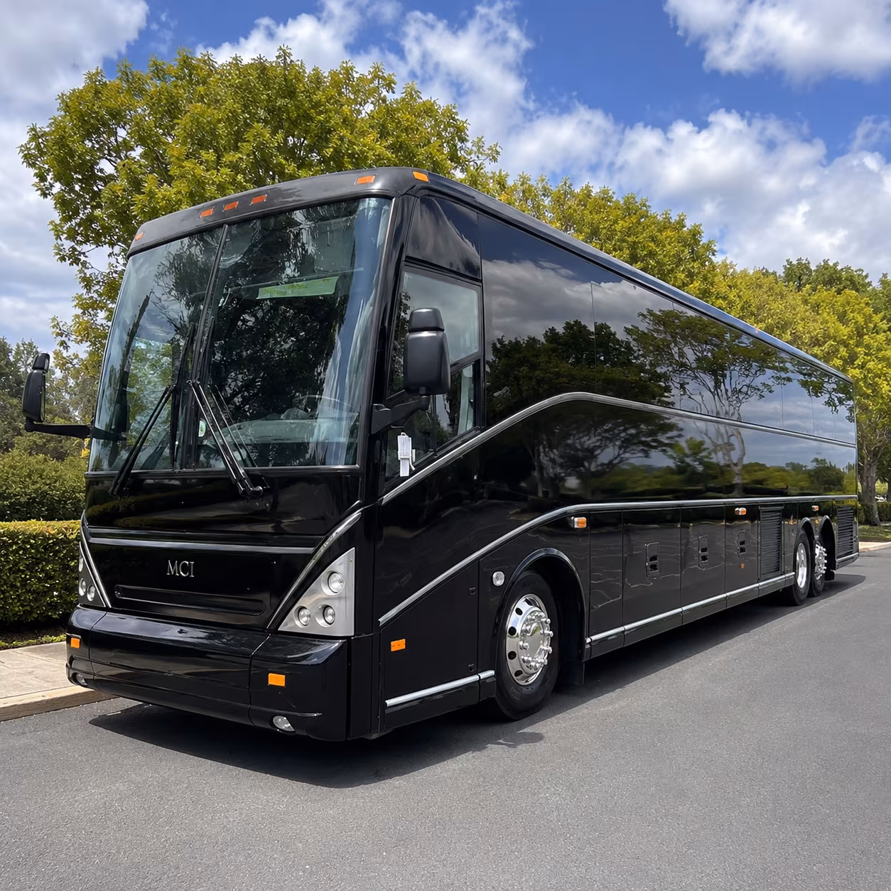 charter buses to the detroit zoo for west bloomfield school groups