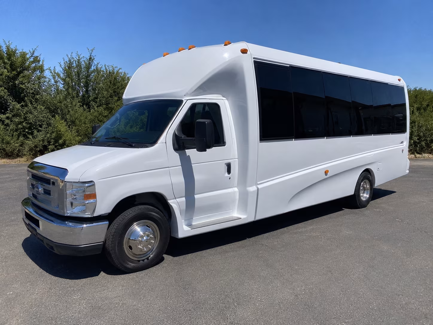 party buses for west bloomfield prom night that keep the energy going all night