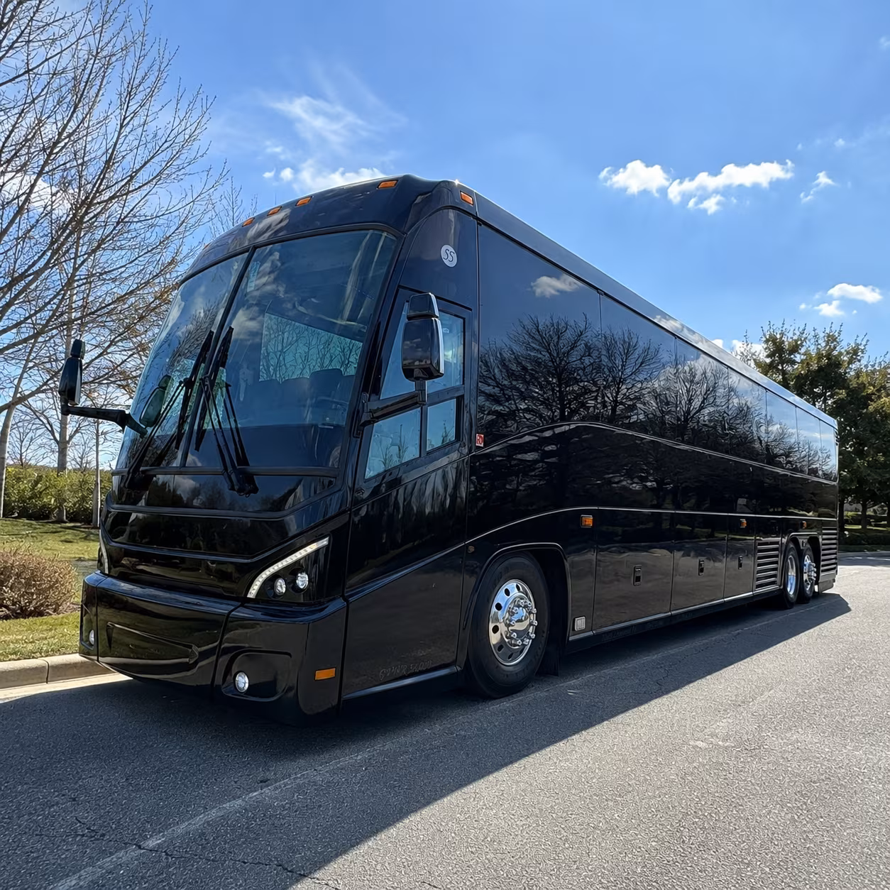 west bloomfield charter bus rental exterior